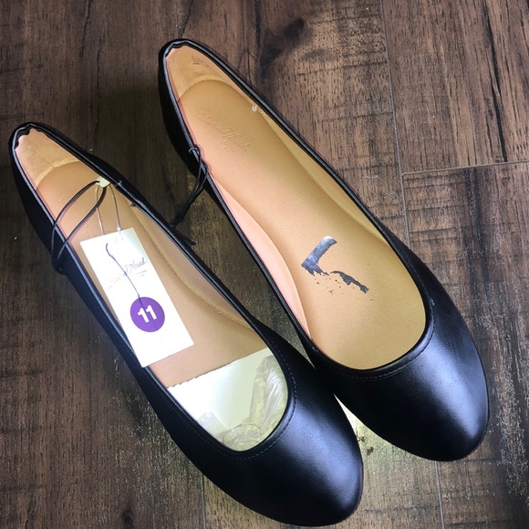 Universal Thread Everly Round Toe Ballet Flats - Picture 10 of 11